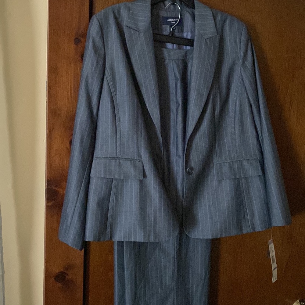 JONES WEAR - Gray, 2 - Piece, Pinstriped, Career Pantsuit. Size 18